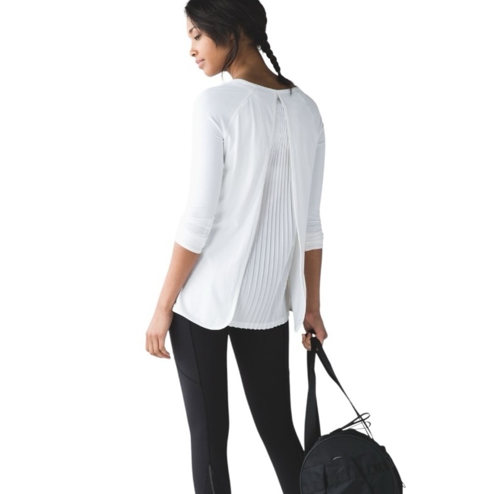 EUC Lululemon Making Moves Long Sleeve Size 6